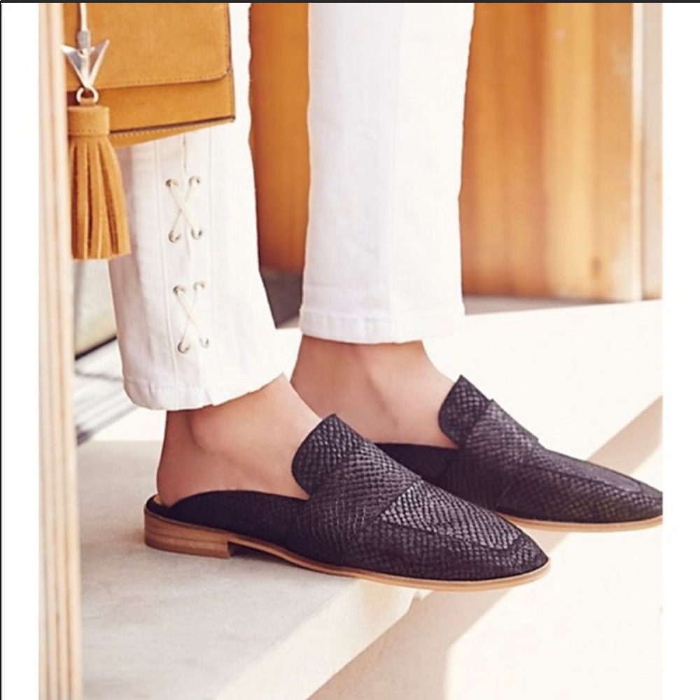❌SOLD❌Free People At Ease Loafer Mule Black size - Picture 1 of 8